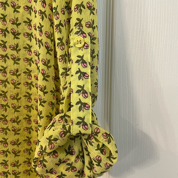 Kut from the Kloth Sheer Yellow Floral Top size Small - Picture 4 of 6